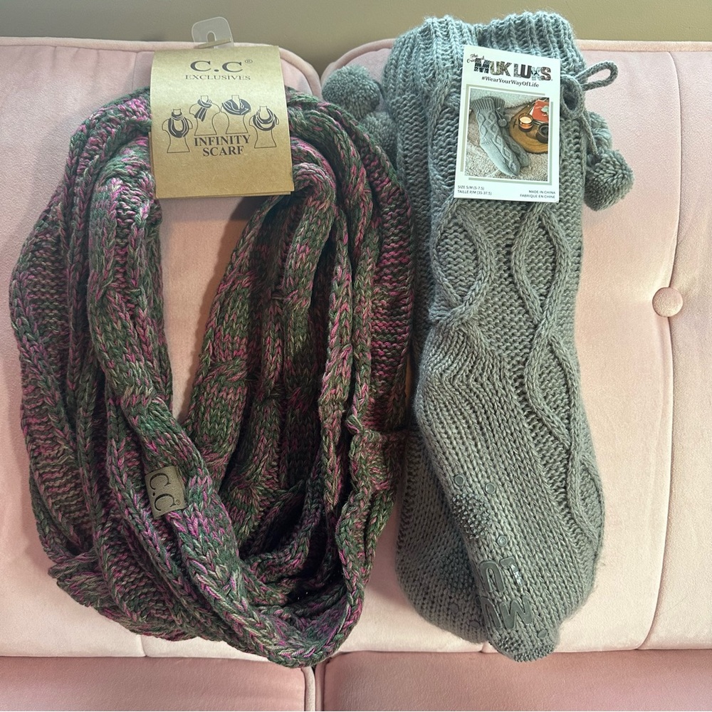 Infinity Scarf Multi color/ Muk Luke (Grey)cabin socks S/M (5-7.5) both NWT